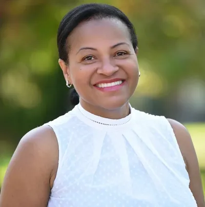 Elnor Walsh headshot